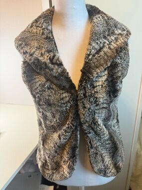Chelsea & Violet Faux-Fur Gray & Black Vest w/Shawl Collar XS